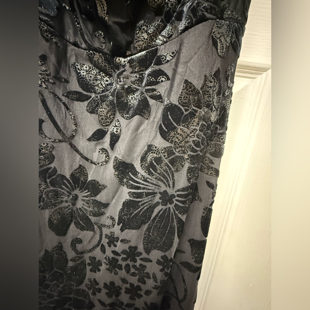 Windsor Black Floral Backless Velvet Dress